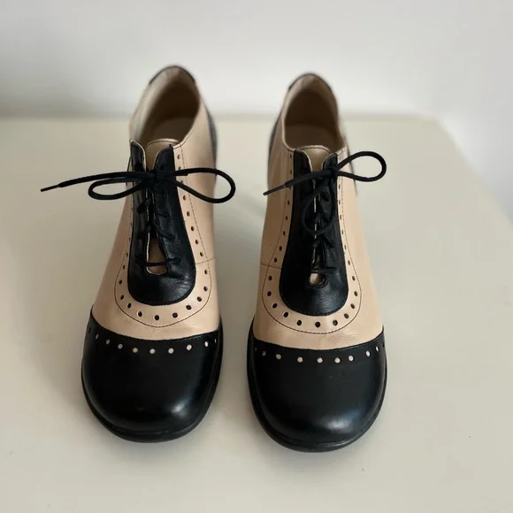 John Fluevog Brogue Heels - Picture 3 of 11